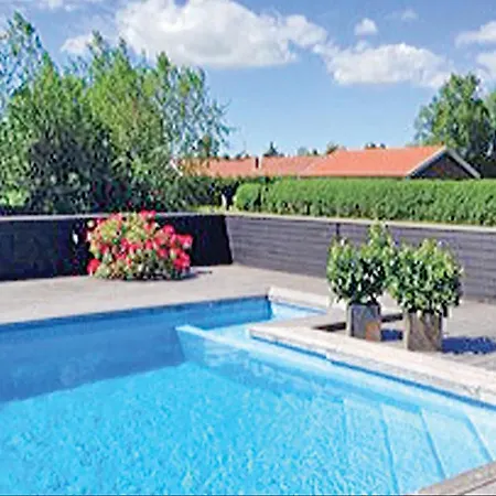Gorgeous In With Outdoor Swimming Pool *