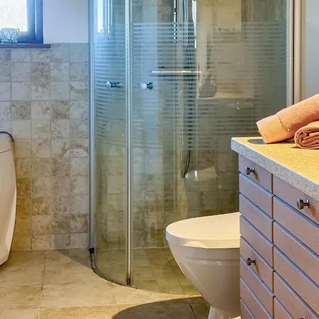 Pet Friendly In With Sauna Hals