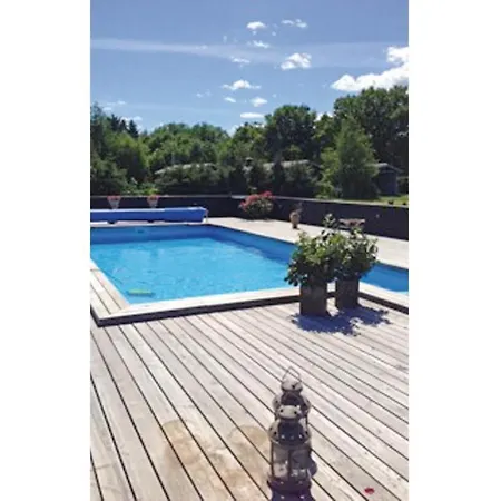 Gorgeous In With Outdoor Swimming Pool بيت للعطل هالس